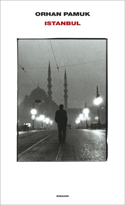 Copertina del libro Istanbul di Orhan Pamuk