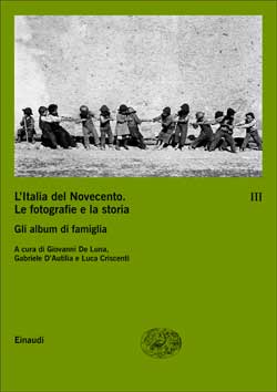 Copertina del libro L’Italia del Novecento. Le fotografie e la storia. III di VV.