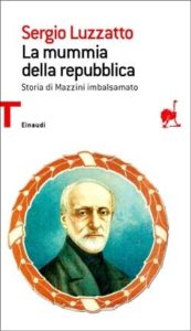 Copertina del libro La mummia della repubblica di Sergio Luzzatto