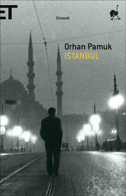 Copertina del libro Istanbul di Orhan Pamuk