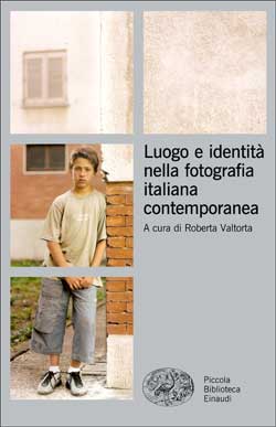 Copertina del libro Luogo e identità nella fotografia italiana contemporanea