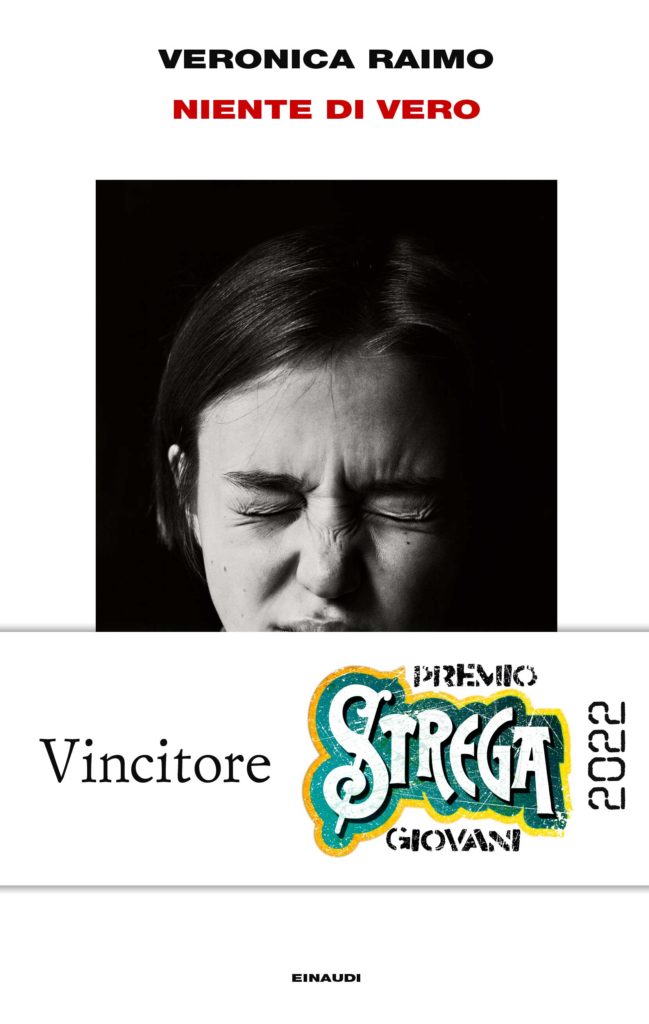 Copertina del libro Niente di vero di Veronica Raimo